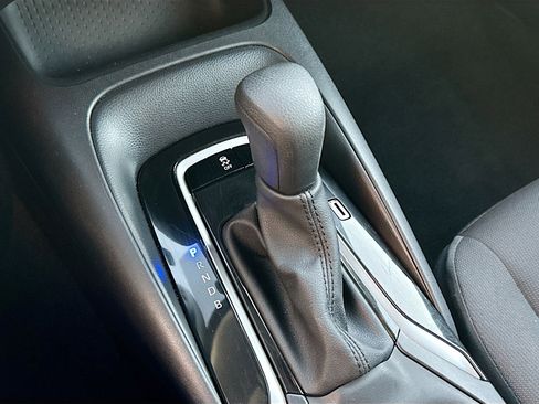 Used 2025 Toyota Corolla LE image 23