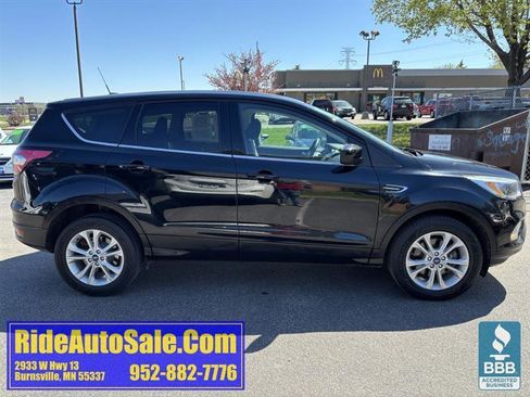 Used 2017 Ford Escape SE AWD/4WD image 4