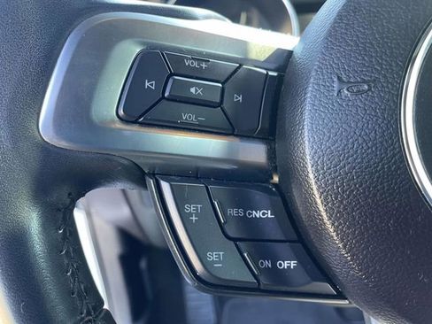 Used 2018 Ford Mustang GT Premium w/ GT Performance Package RWD image 21