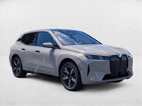 Used 2026 BMW iX xDrive60 image 6