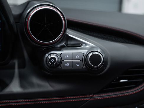 Used 2021 Ferrari F8 Tributo image 57