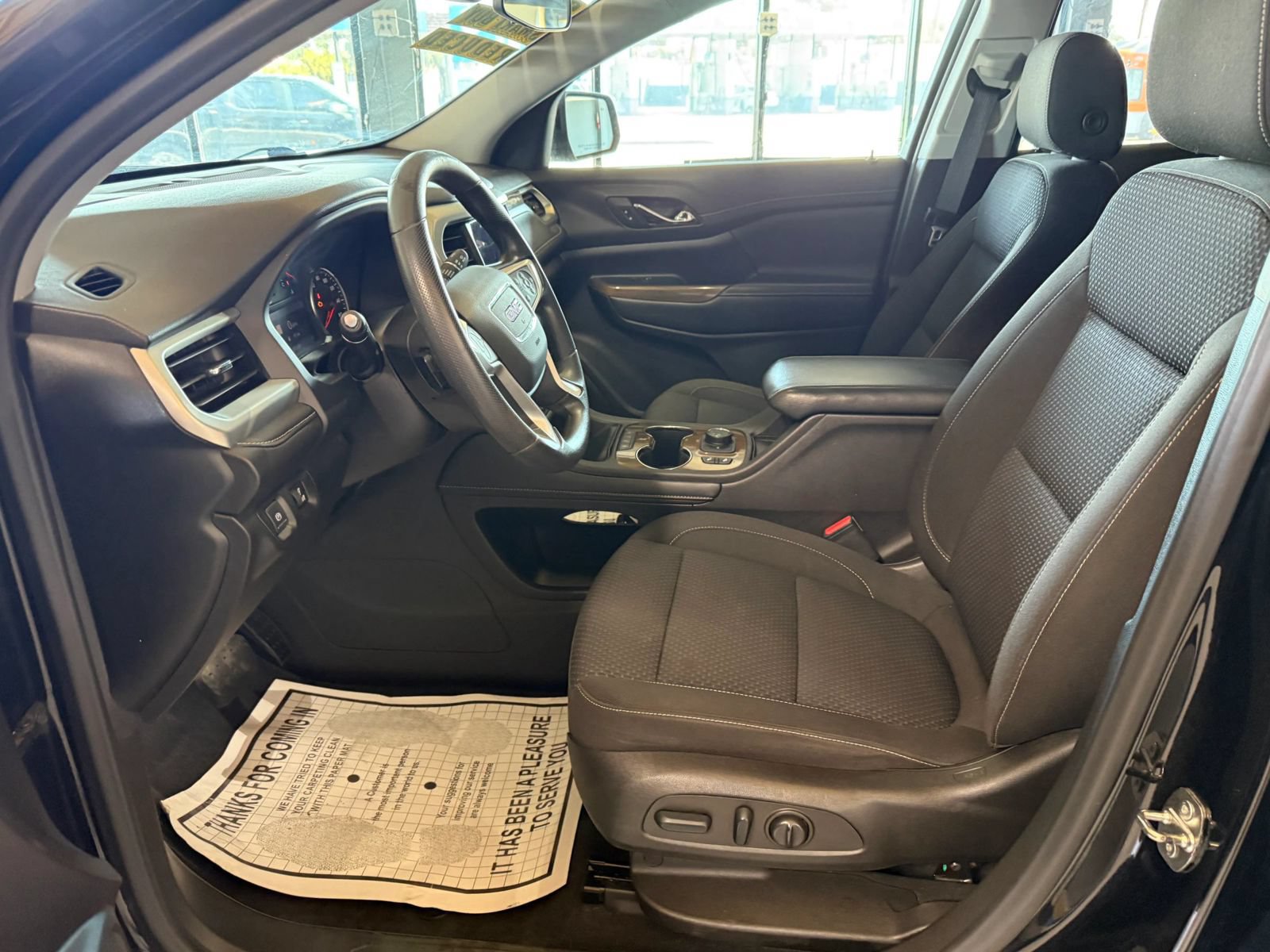 Used 2022 GMC Acadia SLE w/ Driver Convenience Package FWD image 9