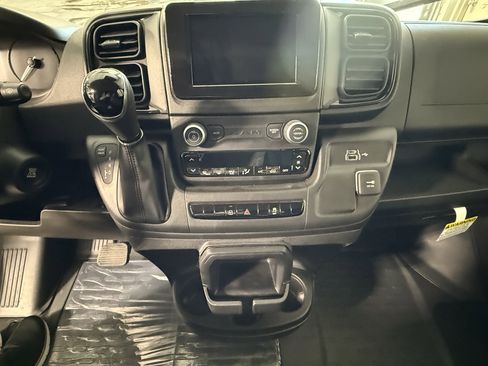 Used 2025 RAM ProMaster 2500 w/ Convenience Group image 20