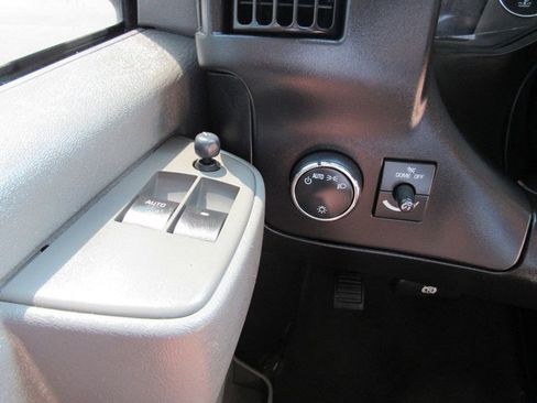 Used 2020 Chevrolet Express 2500 LT w/ LT Preferred Equipment Group RWD image 34