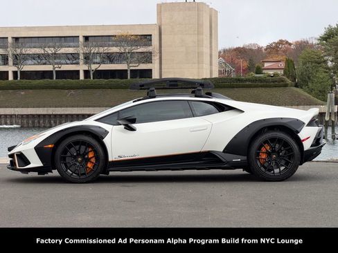 Used 2024 Lamborghini Huracan Sterrato image 8
