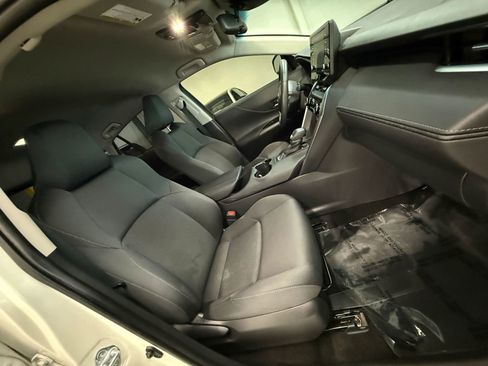 Used 2021 Toyota Venza LE AWD/4WD image 26