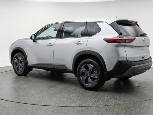 Used 2025 Nissan Rogue SV FWD image 6