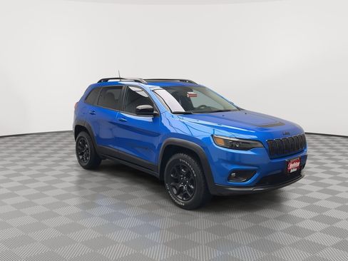 Used 2022 Jeep Cherokee Latitude w/ Sun & Sound Group image 30