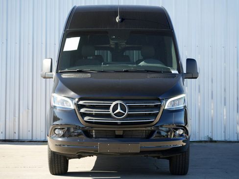 Used 2024 Mercedes-Benz Sprinter 2500 image 7
