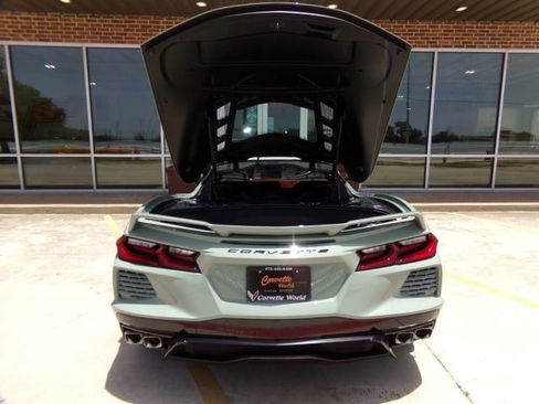 Used 2024 Chevrolet Corvette Stingray Premium Cpe w/ Z51 Performance Package RWD image 11