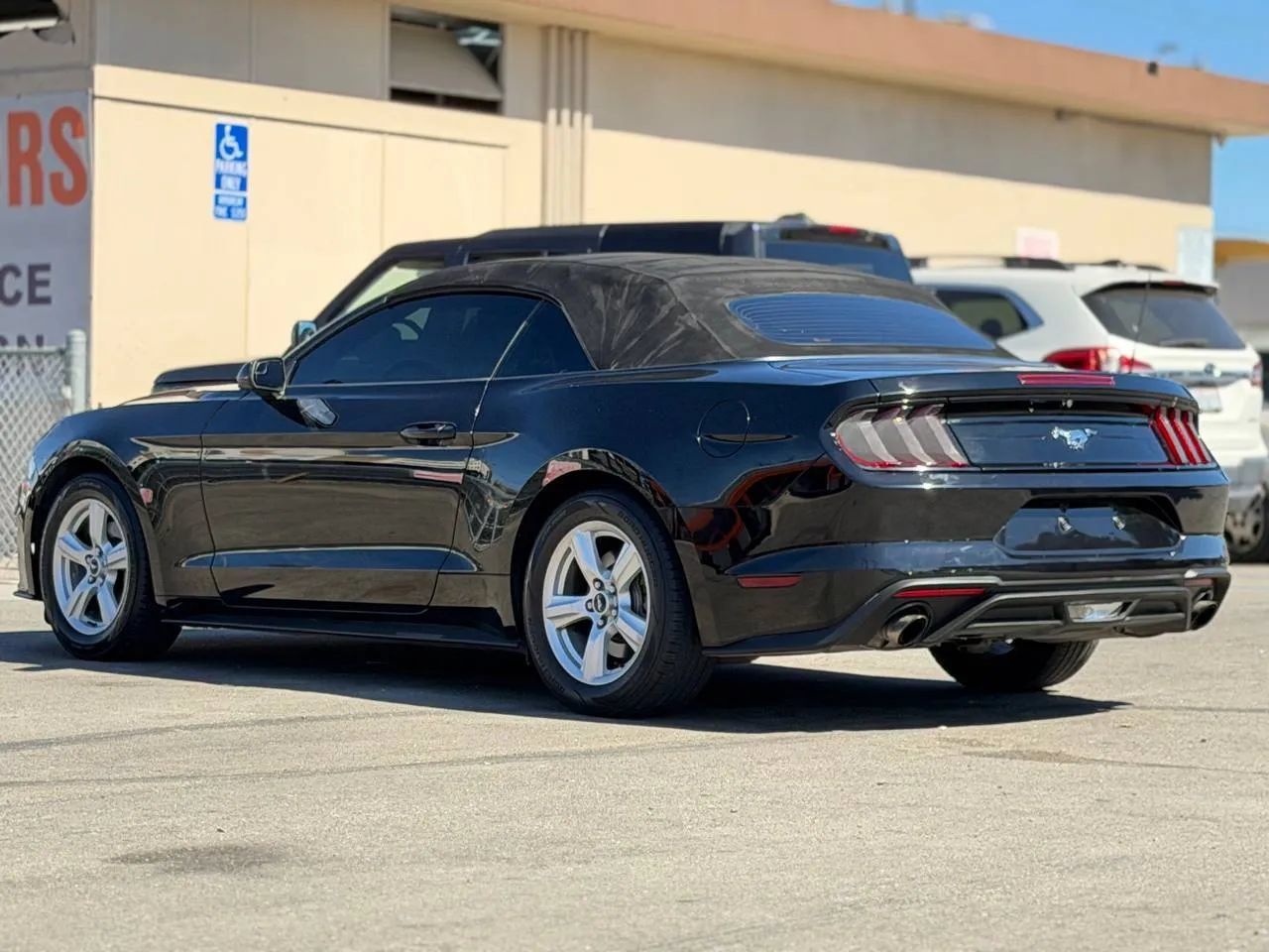 Used 2018 Ford Mustang Convertible RWD image 51