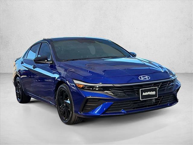 Used 2026 Hyundai Elantra SEL w/ Cargo Package FWD image 3