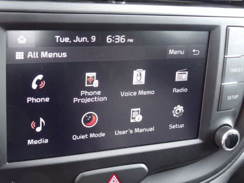 Used 2025 Kia Soul LX w/ LX Technology Package FWD image 19