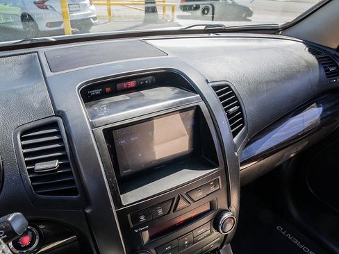 Used 2011 Kia Sorento EX w/ Premium Pkg image 29