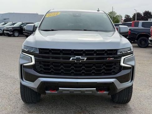 Used 2024 Chevrolet Suburban Z71 w/ Luxury Package AWD/4WD image 3
