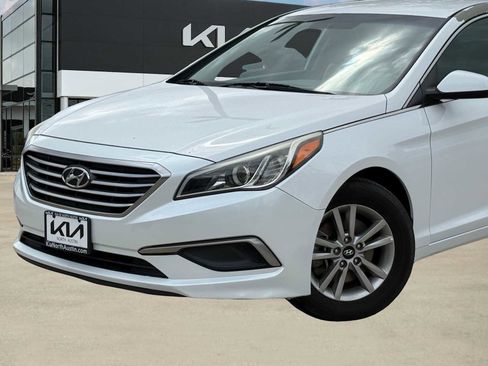 Used 2016 Hyundai Sonata SE FWD image 2