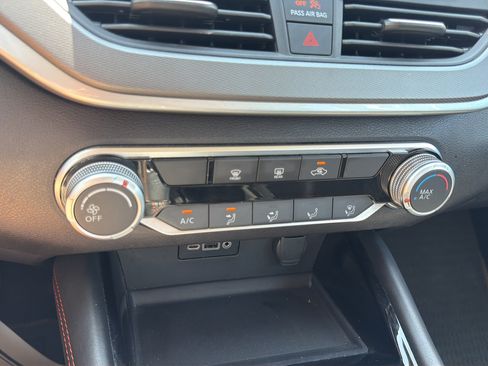 Used 2025 Nissan Altima 2.5 SR FWD image 27