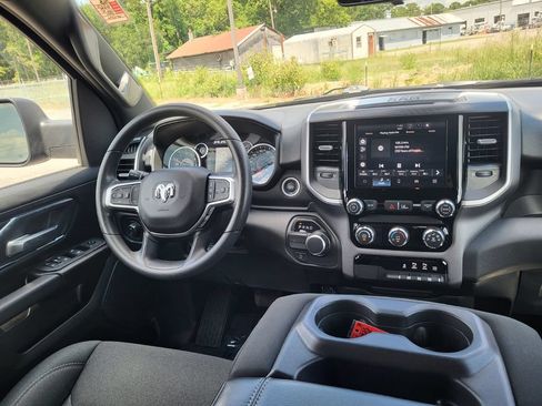 Used 2025 RAM 1500 Big Horn RWD image 15