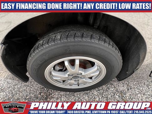 Used 2021 Toyota Prius LE FWD image 37