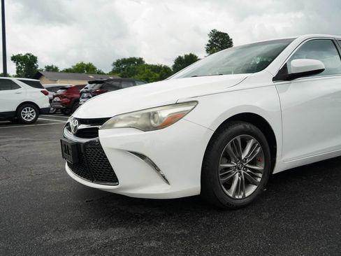 Used 2017 Toyota Camry SE FWD image 16