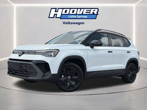 Certified 2025 Volkswagen Taos SE FWD image 1