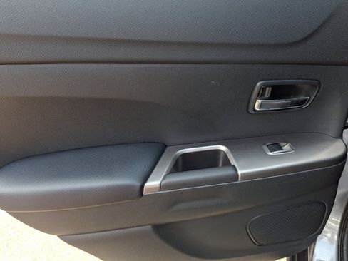 Used 2024 Mitsubishi Outlander Sport ES AWD/4WD image 19