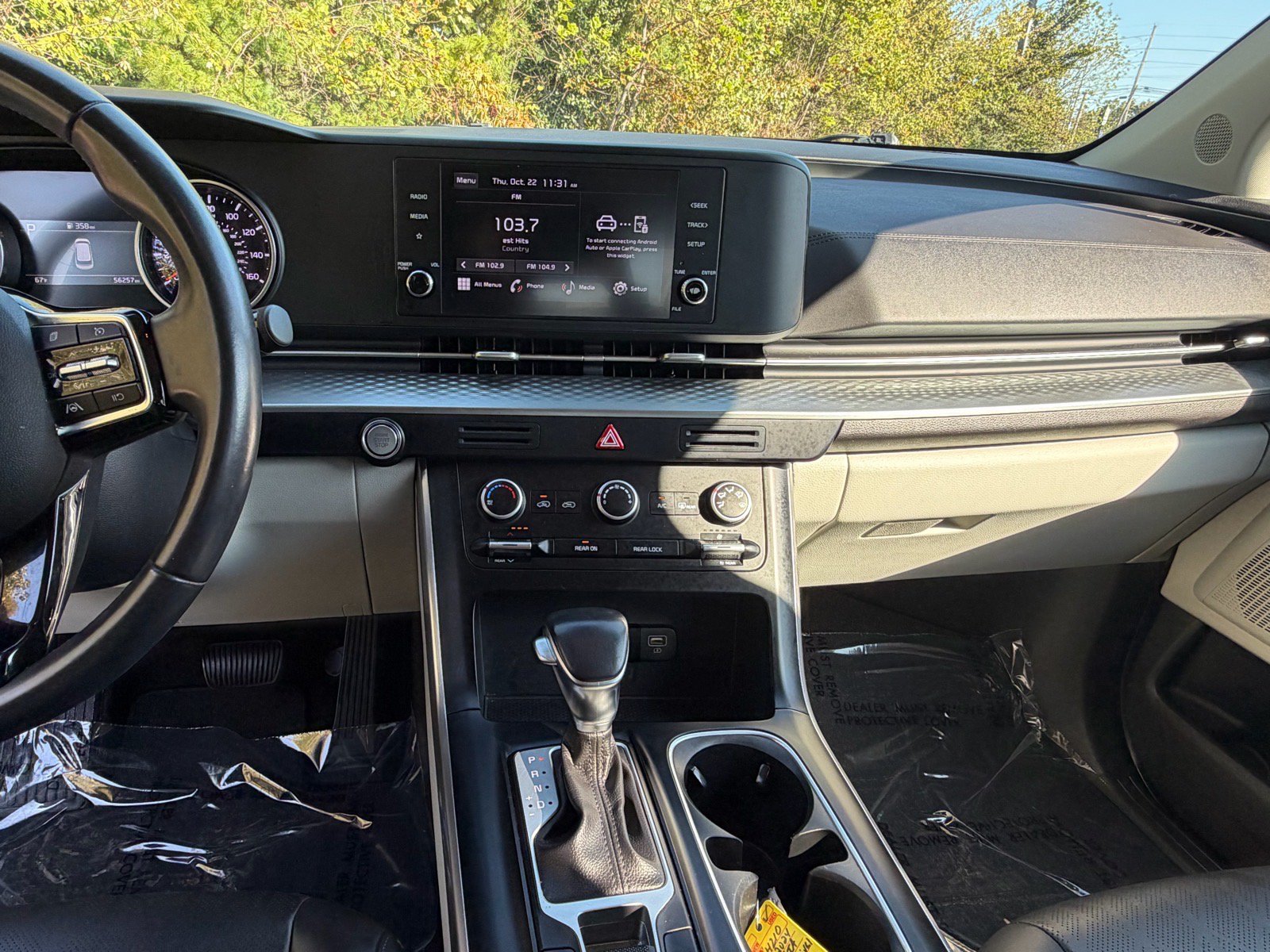 Used 2024 Kia Carnival LX FWD image 33
