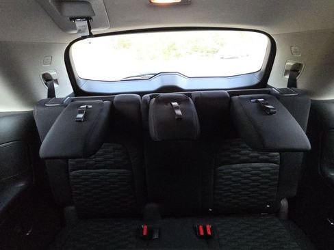 Used 2022 Nissan Pathfinder SV image 14