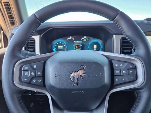 New 2025 Ford Bronco Outer Banks AWD/4WD image 24