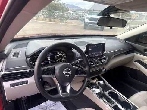 Used 2023 Nissan Altima 2.5 SV FWD image 13