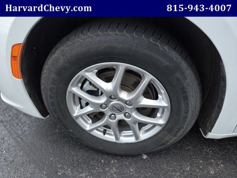 Used 2023 Chrysler Pacifica Touring-L FWD image 45