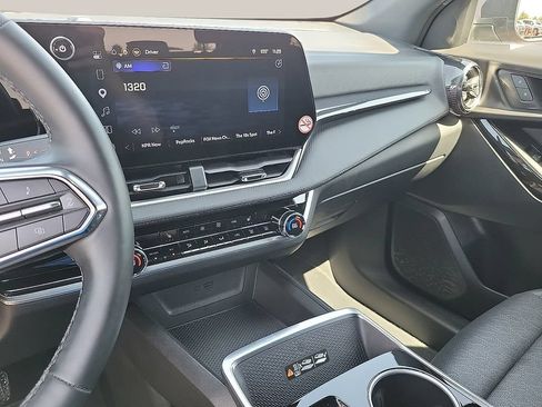 Used 2026 Chevrolet Equinox LT w/ Convenience Package II FWD image 20