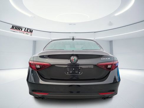 Used 2022 Alfa Romeo Giulia Ti image 4