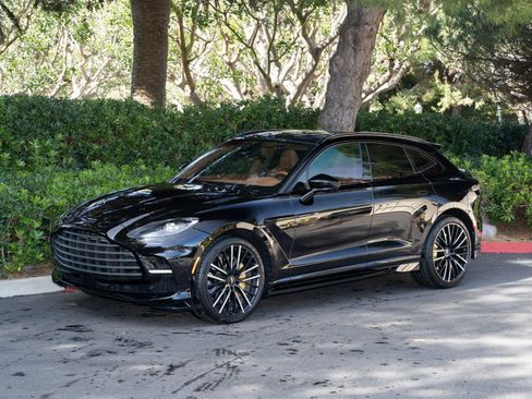 Used 2023 Aston Martin DBX 707 image 25