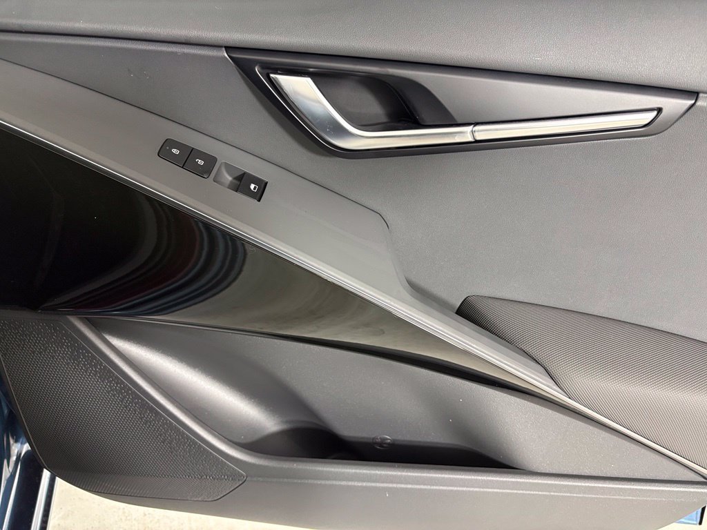 New 2026 Kia Niro EX FWD image 12