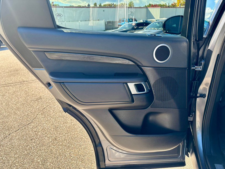 Used 2018 Land Rover Discovery HSE AWD/4WD image 21