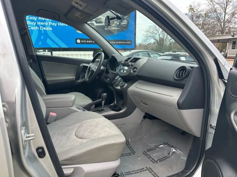 Used 2011 Toyota RAV4 4WD w/ Base L4 Extra Value Pkg image 18