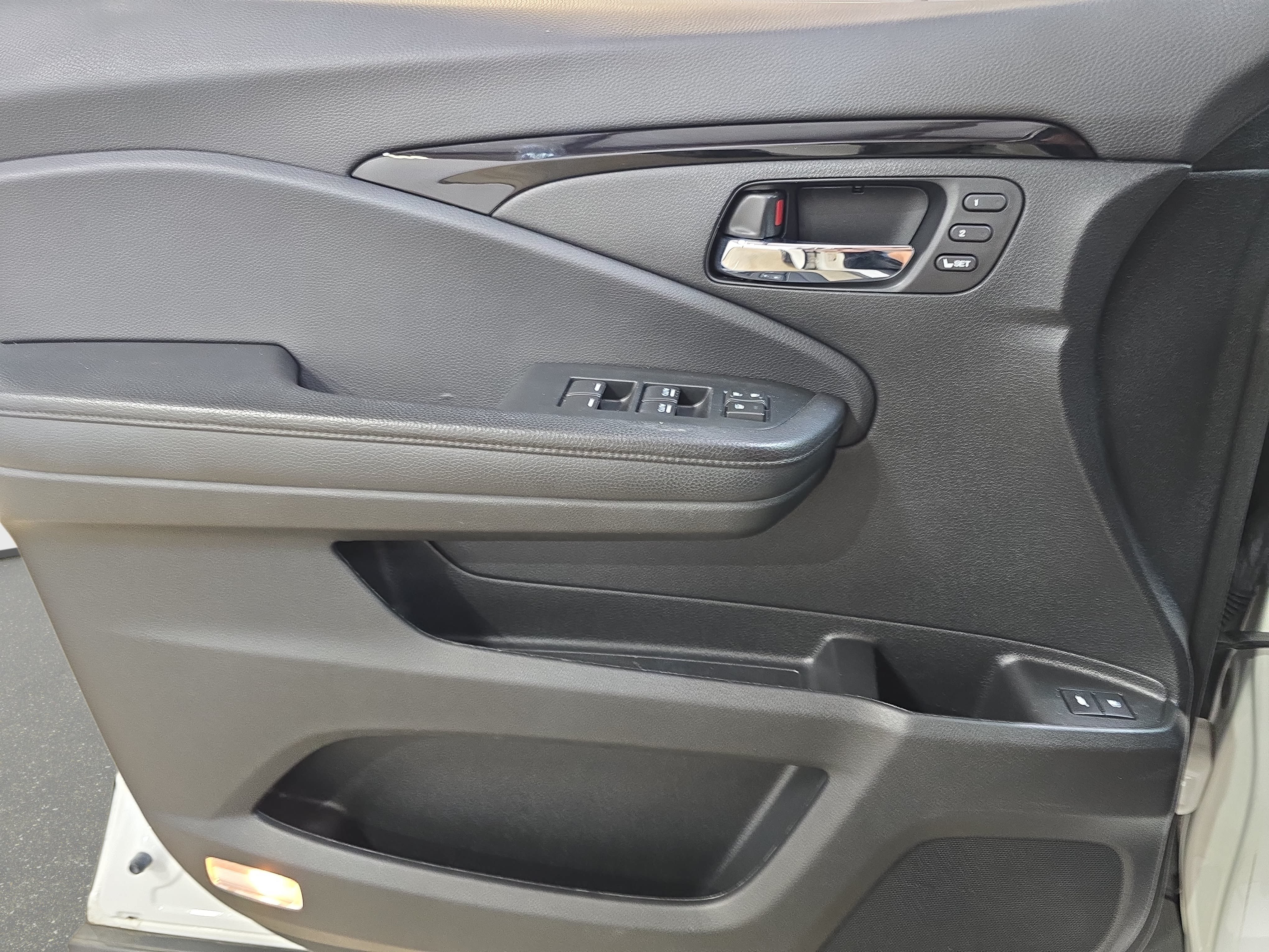 Used 2021 Honda Pilot Elite image 24