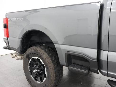 Used 2025 Ford F250 Lariat w/ Lariat Ultimate Package AWD/4WD image 31
