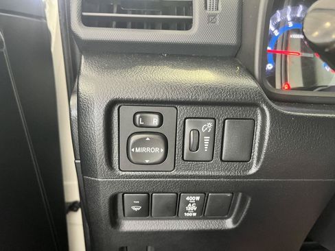 Used 2019 Toyota 4Runner SR5 AWD/4WD image 46
