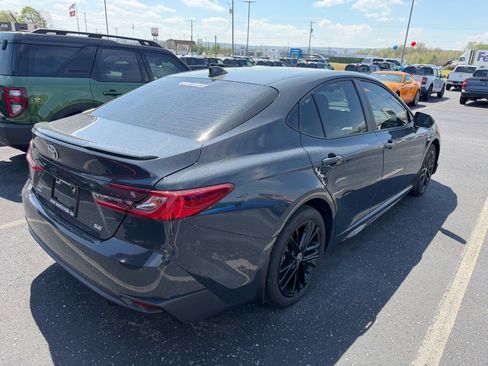 Used 2025 Toyota Camry SE image 2