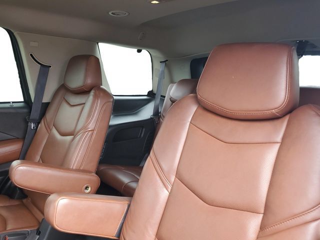 Used 2019 Cadillac Escalade Luxury AWD/4WD image 24