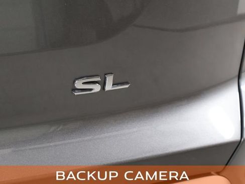 Used 2024 Nissan Pathfinder SL w/ SL Premium Package FWD image 9