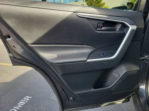 Used 2021 Toyota RAV4 LE image 14