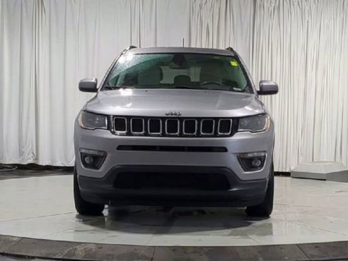 Used 2019 Jeep Compass Latitude image 3