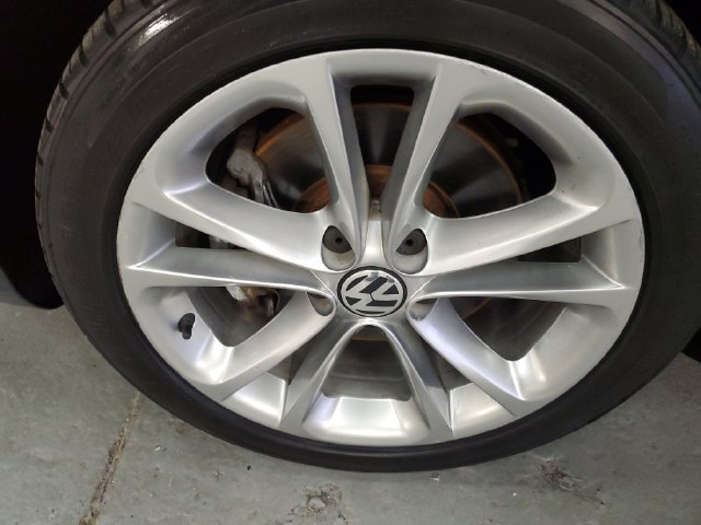 Used 2010 Volkswagen CC Luxury FWD image 28