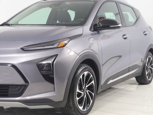 Used 2023 Chevrolet Bolt EUV Premier image 49