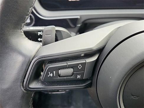 Used 2024 Porsche Cayenne image 25