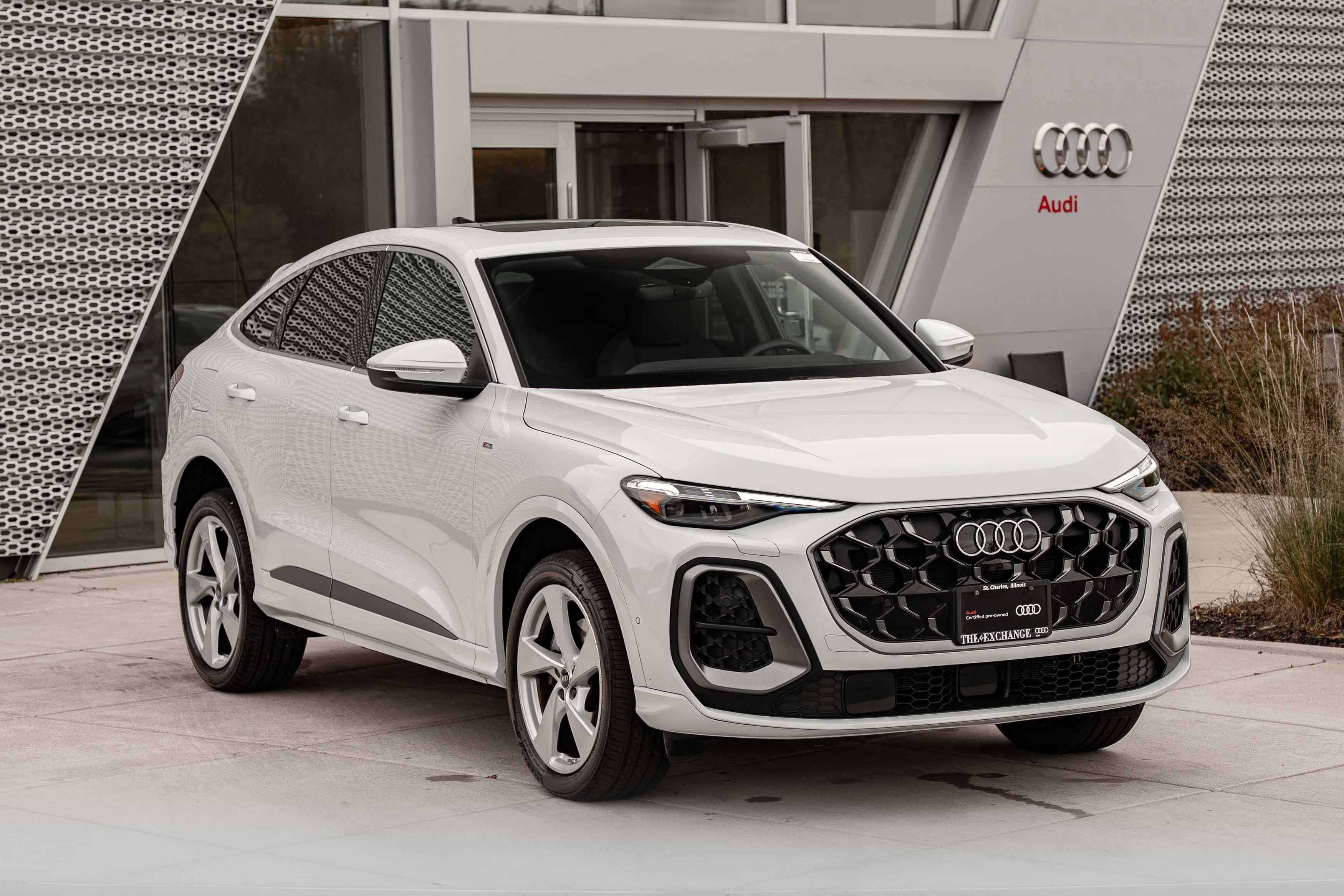 Certified 2025 Audi Q5 Premium Plus AWD/4WD image 2