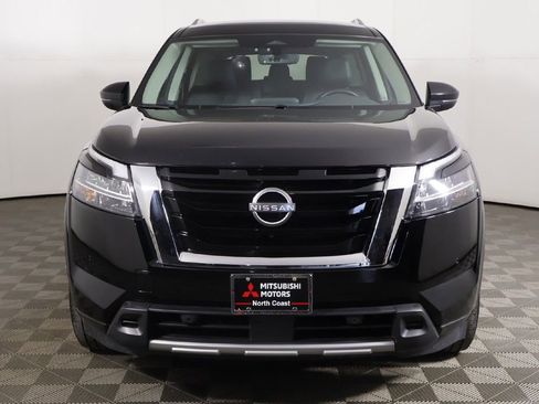 Used 2024 Nissan Pathfinder SL AWD/4WD image 12